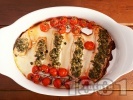 Рецепта Вкусна лесна печена сьомга с песто и чери домати на фурна